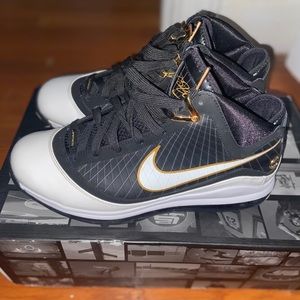 Lebron 7 White metallic gold